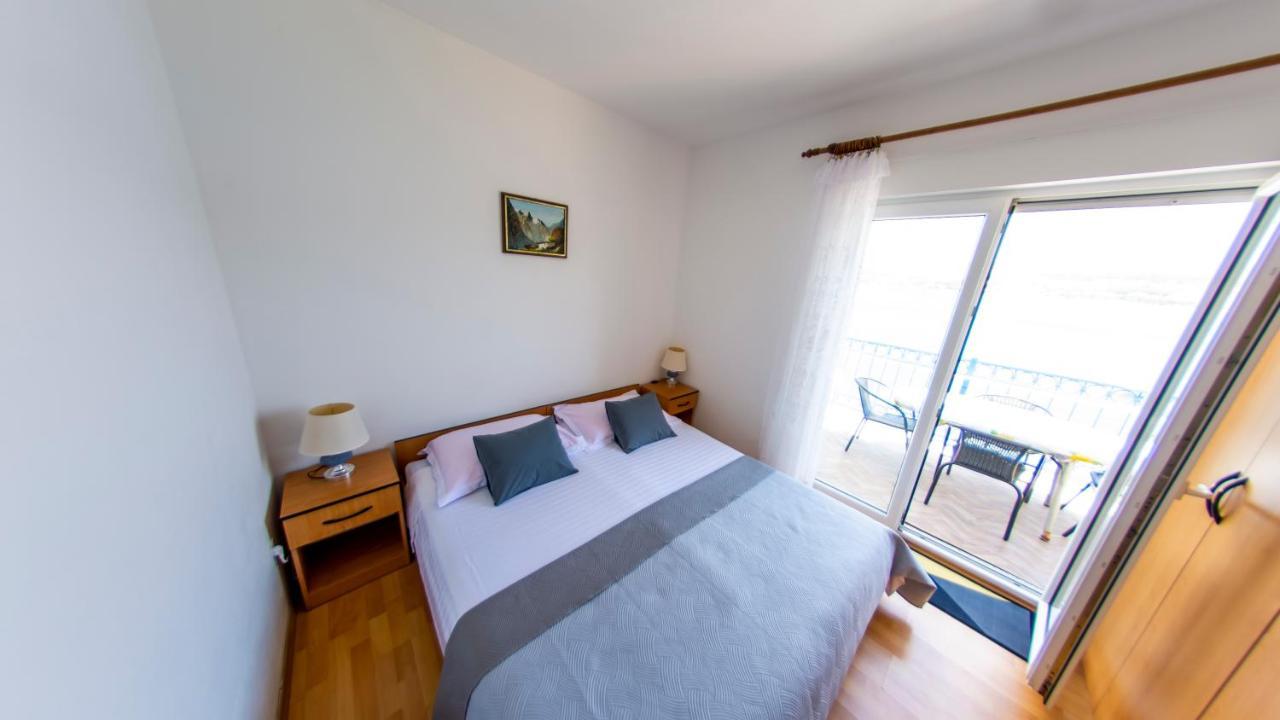 Planikovica Apartments Trogir Eksteriør billede