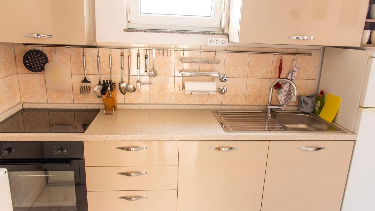 Planikovica Apartments Trogir Eksteriør billede
