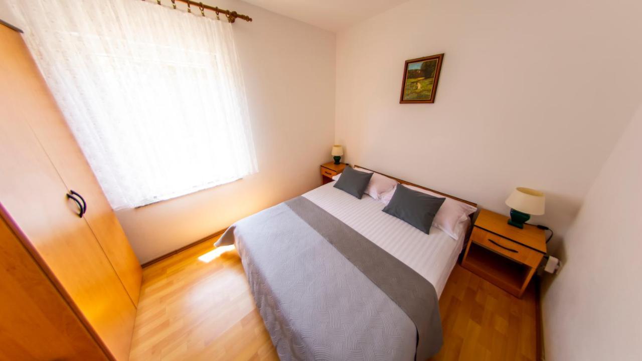 Planikovica Apartments Trogir Eksteriør billede