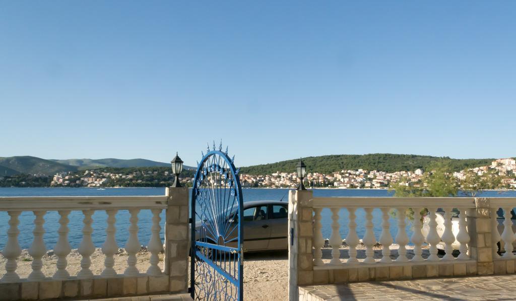 Planikovica Apartments Trogir Eksteriør billede